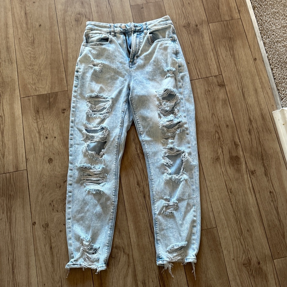 American eagle ripped jeans